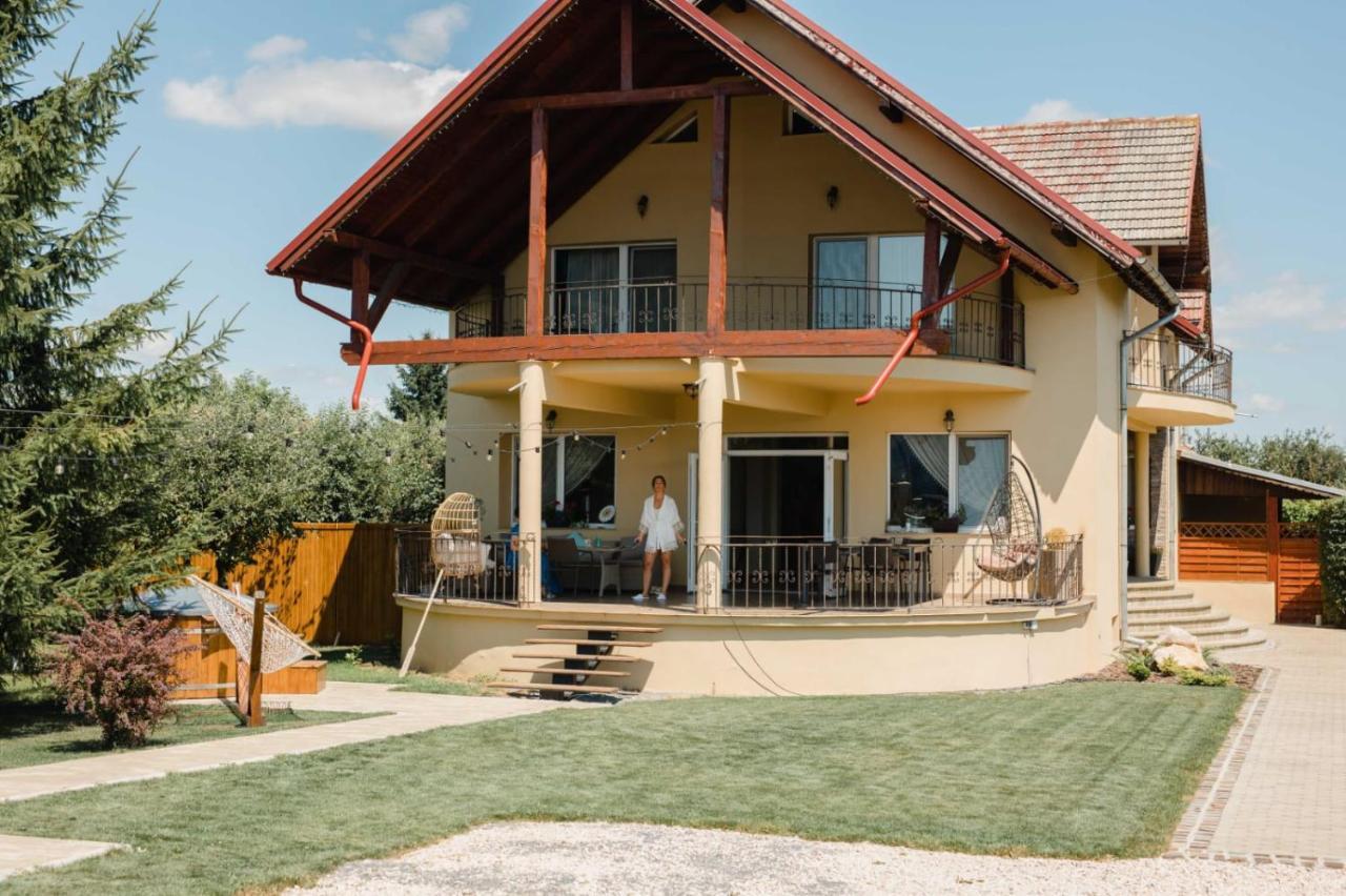 Orchard Villa Braşov Exterior foto