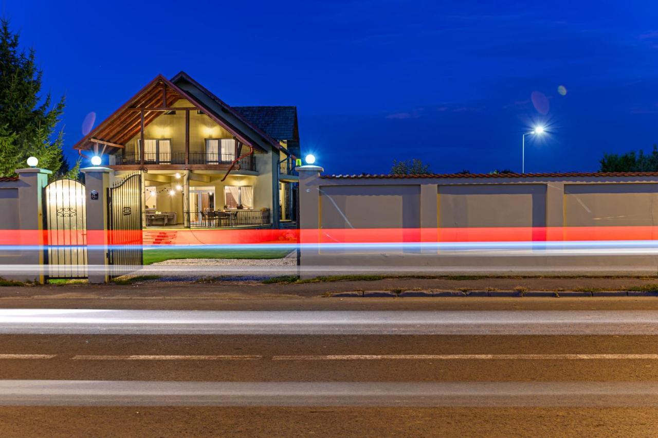 Orchard Villa Braşov Exterior foto